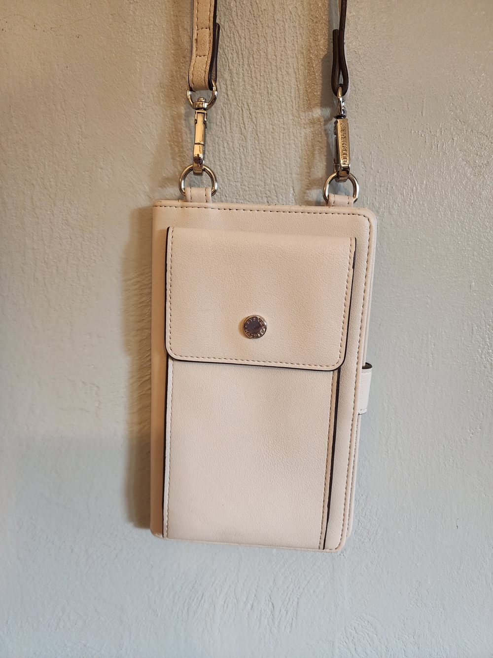 3 For $15 Sale! Steve Madden Cream Crossbody Wallet/phone Bag